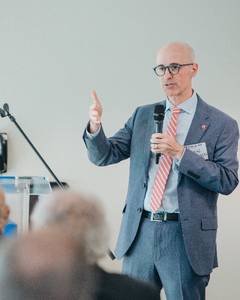 Photo of David M. Aronoff, MD